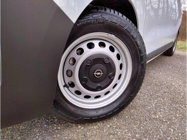 Opel VIVARO Electric L2 75 kWh 136pk | 8 jaar garantie | 0% financial lease | Houten afwerking laadruimte | NAVI | Multimedia | Apple Carplay | Android Auto | Achteruitrijcamera | Parkeersensoren voor en achter | Dode hoek detectie | Digitale cockpit | Stuurwielbedie