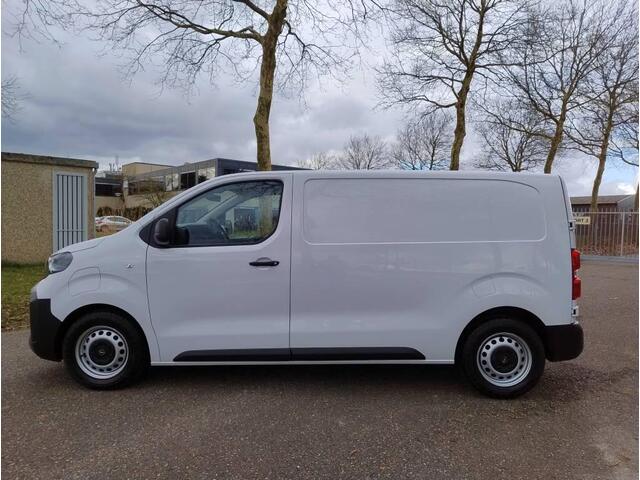 Opel VIVARO Electric L2 75 kWh 136pk | 8 jaar garantie | 0% financial lease | Houten afwerking laadruimte | NAVI | Multimedia | Apple Carplay | Android Auto | Achteruitrijcamera | Parkeersensoren voor en achter | Dode hoek detectie | Digitale cockpit | Stuurwielbedie