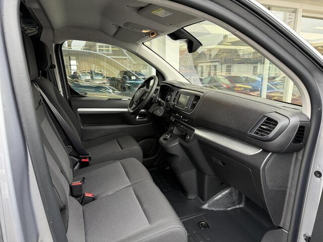 Opel VIVARO 2.0 Diesel Automaat 180pk L2 | Navigatie | Achteruitrijcamera | Keyless Entry | 3-zits | Lichtmetalen velgen | Climate Control | Parkeersensoren