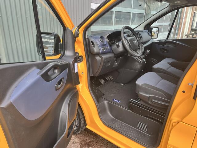 Opel VIVARO 1.6 CDTI L1H1 Airco Cruise control Trekhaak 200kg trekgewicht betimmering laadruimte Telefoonverbinding Schuifdeur 3-Persoons Euro 6 Bpm vrij voor particulier gebruik!!