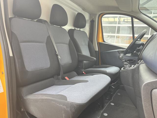 Opel VIVARO 1.6 CDTI L1H1 Airco Cruise control Trekhaak 200kg trekgewicht betimmering laadruimte Telefoonverbinding Schuifdeur 3-Persoons Euro 6 Bpm vrij voor particulier gebruik!!