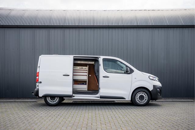 Opel VIVARO 2.0 L2H1 125PK | Bedrijfswageninrichting | Cruise | Carplay | Camera | Airco | PDC | Trekhaak
