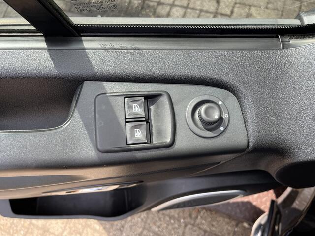 Opel VIVARO 1.6 CDTI L2H1 Sport EcoFlex Airco Cruise controle Trekhaak 2000kg trekgewicht Sitebars Bluetooth telefoon voorbereiding 3-Persoons Euro 6