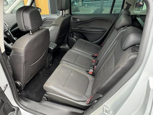 Opel ZAFIRA Tourer 1.4 7p. Panoramadak, Camera, Navi, Trekhaak