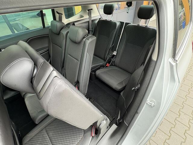 Opel ZAFIRA Tourer 1.4 7p. Panoramadak, Camera, Navi, Trekhaak