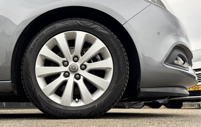 Opel ZAFIRA 1.6 Turbo Business Executive 7p. 200PK Panorama dak | Leer | Navi | Perfecte staat