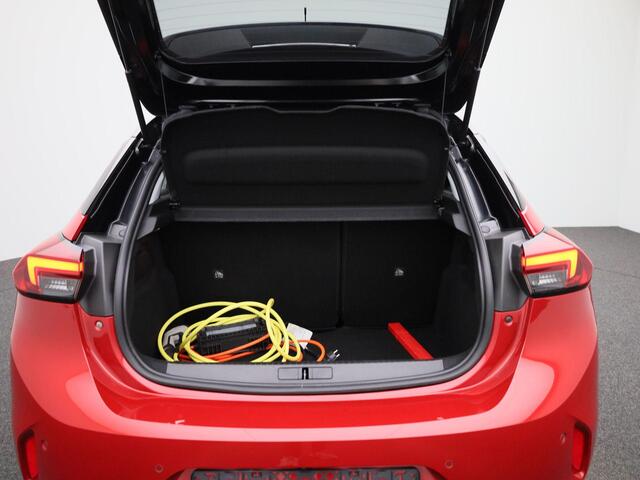 Opel e-Corsa Electric Elegance 50 kWh | Carplay | Achteruitrijcamera | Navigatie | Climate Control | Warmtepomp