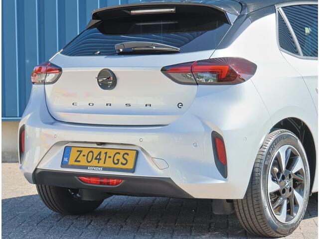 Opel e-Corsa Electric Long Range GS 51 kWh | AppleCarPlay/AndroidAuto | Climate Control | Camera | 16"LMV | Navigatie | FULL LED | Virt.Cockpit | Two-tone | Parkeersensoren Rondom | Armsteun | Isofix |