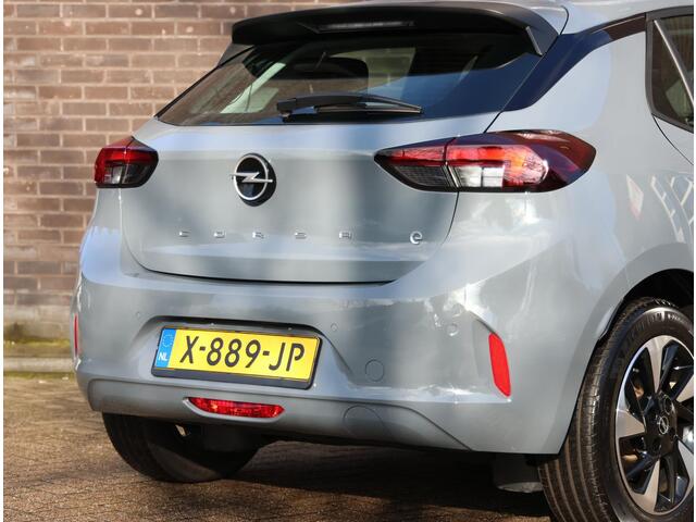 Opel e-Corsa 50kWh 136pk | Navigatie via Apple Carplay/Android Auto | Parkeersensoren Achter | LED Koplampen | Keyless Start | DAB Ontvanger | Volledig Digitaal Instrumentenpaneel | Climate Control | Cruise Control | 16" Lichtmetalen Velgen | Parkeersensoren |