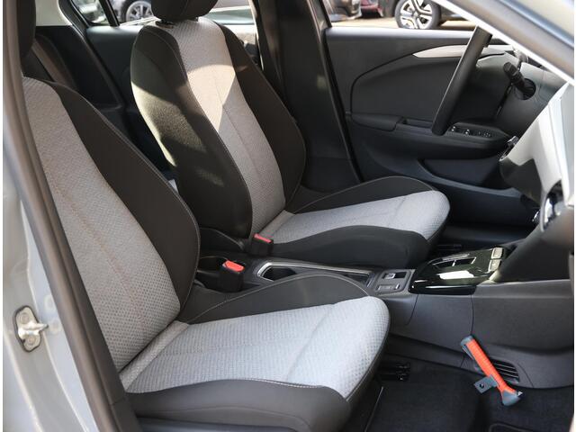 Opel e-Corsa 50kWh 136pk | Navigatie via Apple Carplay/Android Auto | Parkeersensoren Achter | LED Koplampen | Keyless Start | DAB Ontvanger | Volledig Digitaal Instrumentenpaneel | Climate Control | Cruise Control | 16" Lichtmetalen Velgen | Parkeersensoren |