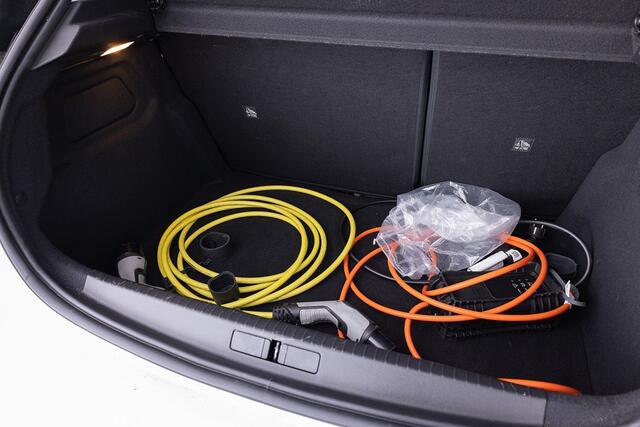 Opel e-Corsa Elegance 50 kWh | Full LED | NAVI | Half LEDER