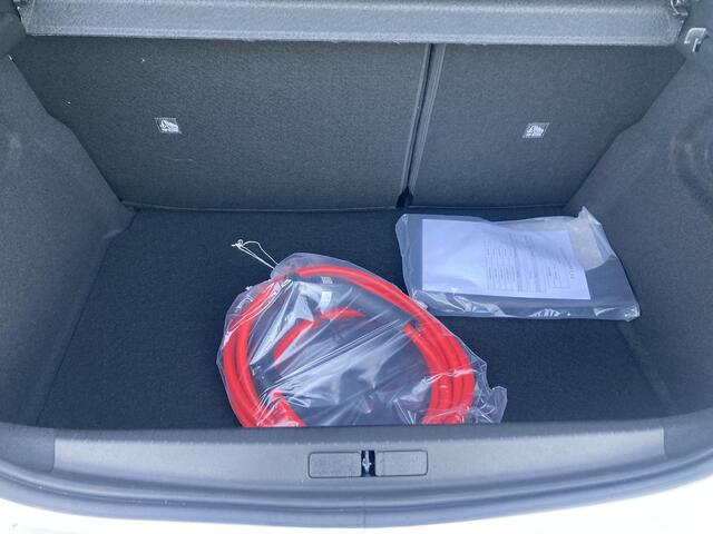 Opel e-Corsa Electric Long Range Business Edition 51 kWh | Apple Carplay/ Android Auto | Climate control | Camera | Parkeersensoren | Dodehoek detectie | Cruise Control | Warmtepomp |