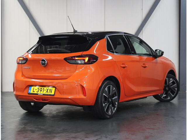 Opel e-Corsa Elegance 50kWh 136PK | 1ste eigenaar | ACCURAPPORT 93% | Winterpakket | Parkeersensoren | 17"LMV | Navigatie | AUTOMAAT | Warmtepomp | AppleCarplay/AndroidAuto | Stoel&Stuur Verwarming | Climate Control | Cruise Control | 10"scherm | Navigatie | LM velgen