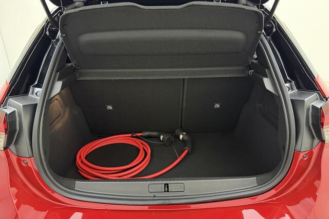 Opel e-Corsa Electric Long Range Yes 51 kWh | Climate control | Stoel & Stuurverwarming | Keyless | Zwart dak | Weinig kilometers | Navigatie via Carplay