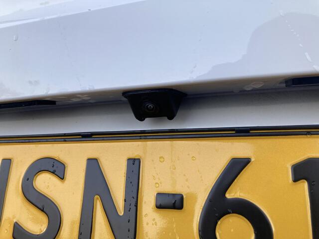 Opel e-Corsa Electric Long Range Business Edition 51 kWh | DEMO | Apple Carplay/ Android Auto | Climate control | Camera | Parkeersensoren | Dodehoek detectie | Cruise Control | Warmtepomp |