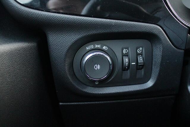 Opel e-Corsa GS Line 50 kWh | 3-FASE LADER | SNEL LAADFUNCTIE | APPLE CARPLAY/ANDROID AUTO | LED KOPLAMPEN | WINTER PAKKET: STOEL VERWARMING/STUUR VERWARMING | ZWART DAK | CLIMATE CONTROL | CRUISE CONTROL | DAB+ RADIO | ACHTERUITRIJ CAMERA |