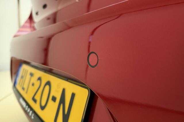 Opel e-Corsa Electric Long Range Yes 51 kWh | Navigatie via Carplay | Zwart dak | Stoel & Stuurverwarming | Climate control | Lichtmetalen velgen