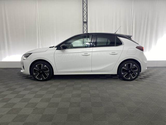 Opel e-Corsa Ultimate 3 fase 50 kWh | CarPlay | Pano dak | Stoel Massage | Sport Stoelen | Navi | DAB |