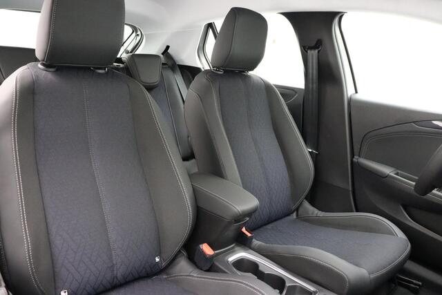 Opel e-Corsa Elegance 50 kWh | Uniek! Lage KM-stand! | Navigatie | Warmtepomp | Verwarmbare voorstoelen | Climate control | Cruise control | LED koplampen | Lichtmetalen velgen | metallic lak