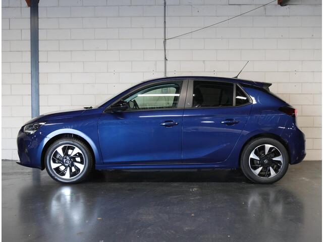 Opel e-Corsa Edition 50 kWh 136PK | ACCU 92% | 3 FASE | Glazen dak | AppleCarPlay/AndroidAuto | Camera | Climate Control | Winterpakket | AUTOMAAT | Armsteun | Isofix | Privacy Glass | Parkeersensoren |