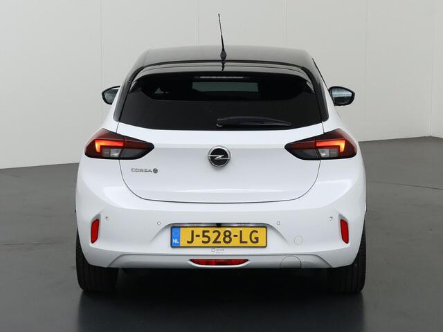 Opel e-Corsa Elegance 50 kWh | SOH 90% | Navigatie | Camera | DAB | Apple CarPlay/Android Auto | Stoelverwarming | Climate Control | Stuurverwarming | Cruise Control |