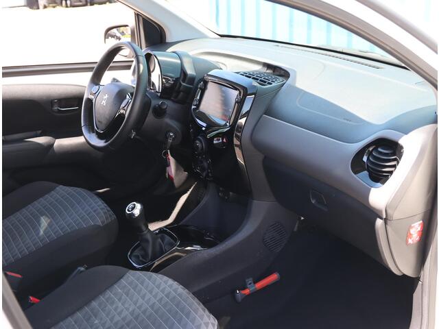 Peugeot 108 1.0 e-VTi Allure | AppleCarplay/AndroidAuto | Airco | Bluetooth | LED | Start/Stop Systeem | Buitenspiegels elektrisch verstel -en verwarmbaar | 15"LMV |