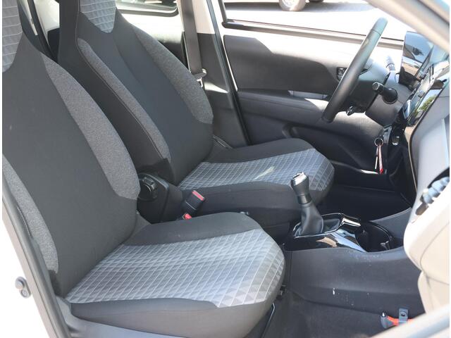 Peugeot 108 1.0 e-VTi Allure | AppleCarplay/AndroidAuto | Airco | Bluetooth | LED | Start/Stop Systeem | Buitenspiegels elektrisch verstel -en verwarmbaar | 15"LMV |