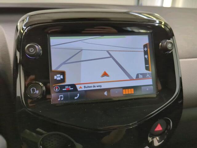 Peugeot 108 1.0 e-VTi 68 PK | Blue Lease Executive | Airco | Navigatie | Achteruitrijcamera | *wordt verwacht*