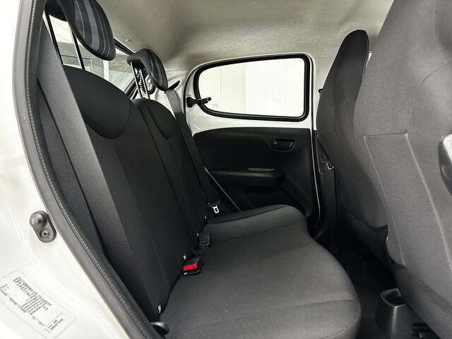 Peugeot 108 1.0 e-VTi Active/ 5-Drs/ Airco/ C.V. Afstand/ Elek. Ramen/ Isofix/ Bluetooth/ Multi. Stuur/ AUX & USB/ Mistl./ Getint glas/ LED Dagrijverl.