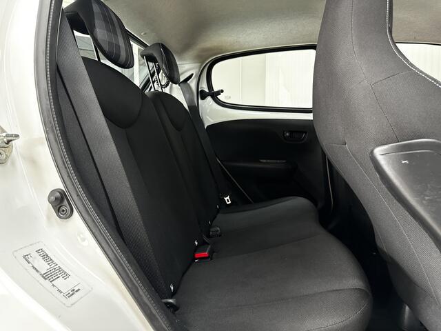 Peugeot 108 1.0 e-VTi Active/ 5-Drs/ Airco/ C.V. Afstand/ Elek. Ramen/ Isofix/ Bluetooth/ Multi. Stuur/ AUX & USB/ Mistl./ Getint glas/ LED Dagrijverl.