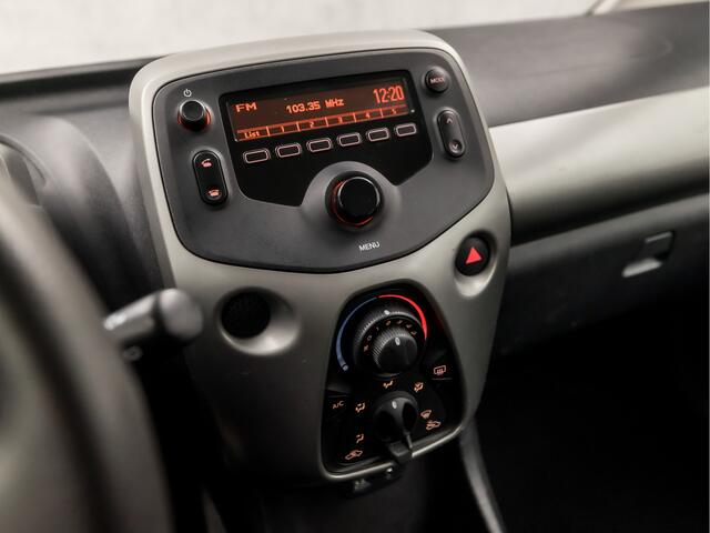 Peugeot 108 1.0 e-VTi Sport (5 DEURS, NAVIGATIE, AIRCO, ELEK RAMEN, SPORTSTOELEN, NIEUWE APK, XENON, NIEUWSTAAT)