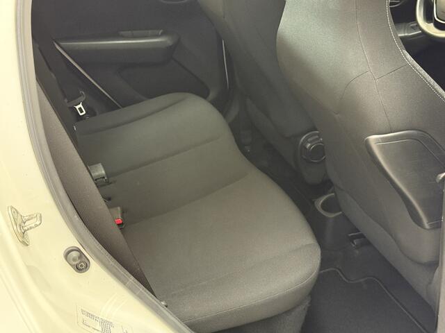Peugeot 108 1.0 e-VTi Active /5-Drs! /LED Dagrijverl. /Airco /Elek. ramen voor /C.V. /Bluetooth /AUX & USB /Isofix /Mistlampen.