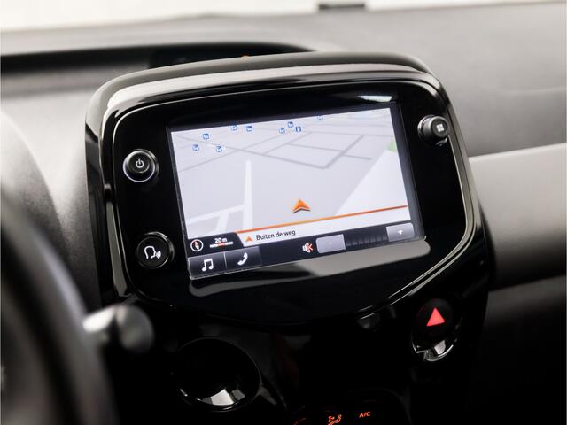 Peugeot 108 1.0 e-VTi Allure (APPLE CARPLAY, NAP, NAVIGATIE, CAMERA, CLIMATE, SPORTSTOELEN, LM VELGEN, GETINT GLAS, CRUISE, DAB+, NIEUWSTAAT)