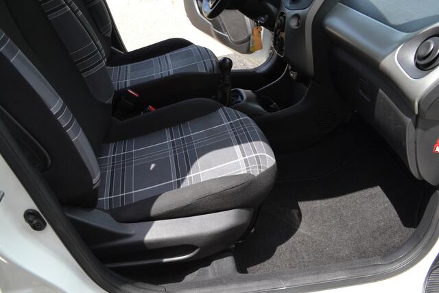 Peugeot 108 1.0 e-VTi Active Airco led