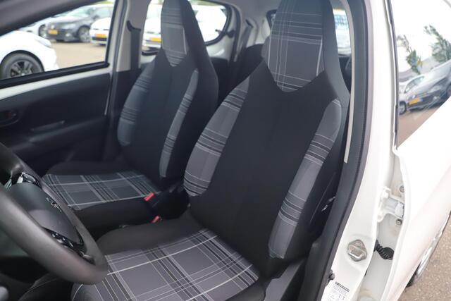 Peugeot 108 1.0 e-VTi Active Airco Radio Bluetooth Elektrische Ramen