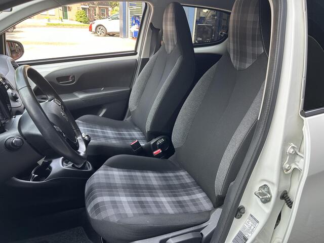 Peugeot 108 1.0 e-VTi Active | Airco | All Season banden | 5 Deurs | LED Dagrijverlichting | Privacy glas | Bleutooth Telefoon & Audio | Elektrisch Pakket | Stuurwielbediening