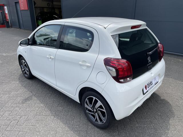 Peugeot 108 72pk Allure (Camera - Automatische Airco - Keyless Entry - Navigatie via APP - Lichtmetalen velgen incl 4s)