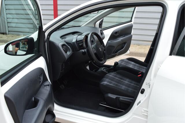 Peugeot 108 1.0 e-VTi Active O.a: Airco, PDC, Bluetooth, Centr. Vergr, Rijklaar, Etc. All-in prijs!