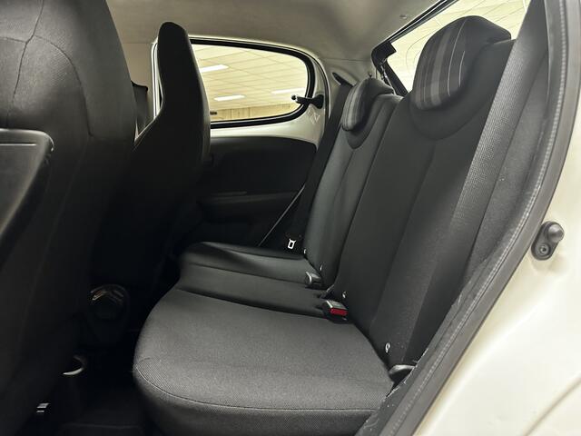 Peugeot 108 1.0 e-VTi Active /5-Drs! /Airco /Elek. ramen voor /C.V. afstand /Bluetooth /AUX & USB /Isofix /Bumpers in kleur!