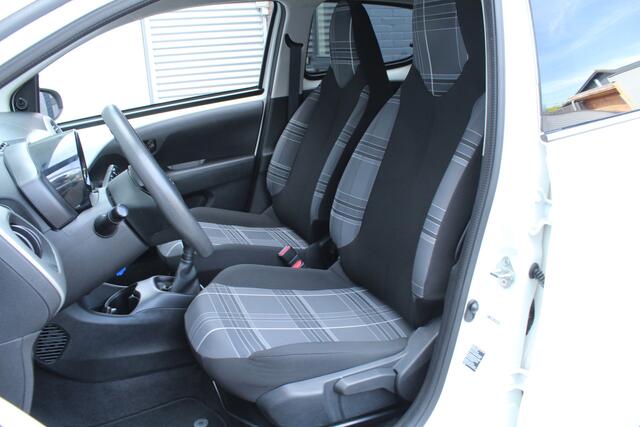 Peugeot 108 1.0 e-VTi 70pk Active NL-Auto NAP Airco 15"LMV CPV El. Ramen
