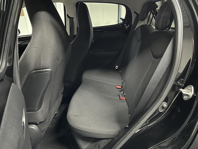 Peugeot 108 1.0 e-VTi Allure | AppleCarplay/AndroidAuto | Climate Control | Camera | Keyless | Bluetooth | LED | Start/Stop Systeem | Privacy Glass | Isofix | 15"LMV |