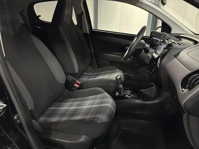 Peugeot 108 1.0 e-VTi Allure | AppleCarplay/AndroidAuto | Climate Control | Camera | Keyless | Bluetooth | LED | Start/Stop Systeem | Privacy Glass | Isofix | 15"LMV |