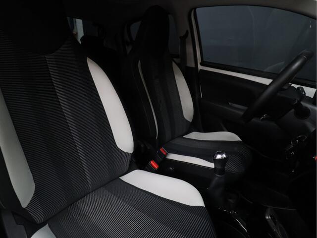 Peugeot 108 1.2 Puretech Allure CABRIO [CRUISE CONTROL, GROOT SCHERM, BLUETOOTH, CLIMATE CONTROL, NIEUWSTAAT]