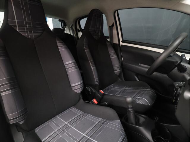 Peugeot 108 1.0 e-VTi Active [BLUETOOTH TELEFOON VERBINDING, AIRCONDITIONING, GETINT GLAS, 5 DEUREN, HANDGESCHAKELD, NIEUWSTAAT]