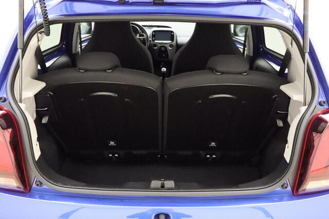 Peugeot 108 1.0 e-VTi Active | Achteruitrijcamera | Apple carplay/Android auto | Extra getint glas | Mistlampen | 5 deurs | Airco | Elektrische ramen voor