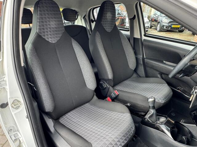 Peugeot 108 1.0 e-VTI ALLURE 5-DEURS CLIMA/CARPLAY/CAMERA/LMV/NL-AUTO/1E EIG.