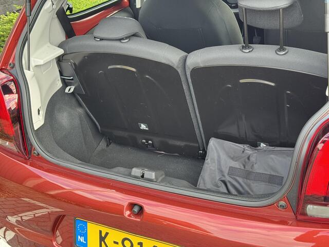 Peugeot 108 Allure 1.0 e-VTi 72PK 5DRS Climate control, Navigatie, Achteruitrijcamera, Apple Carplay, Android Auto