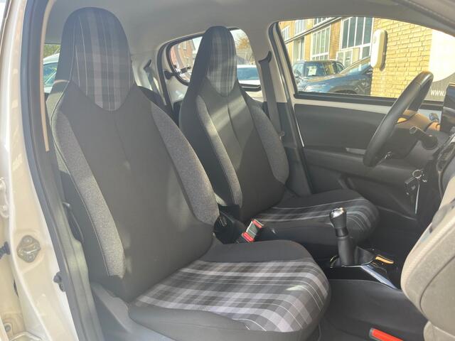 Peugeot 108 1.0 e-VTI 5-DEURS BLUE LEASE EXECUTIVE NAVI/CAMERA/LMV/15.000KM!