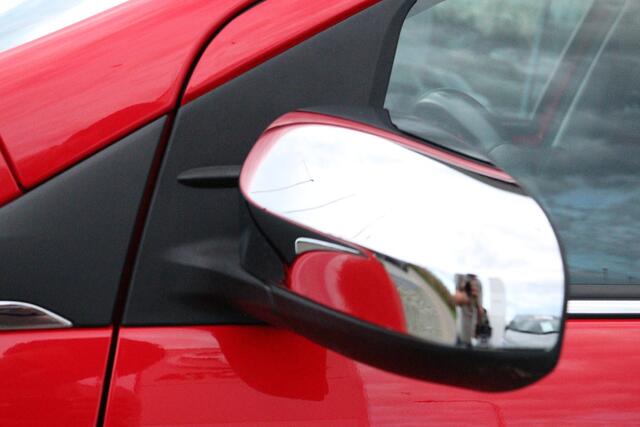 Peugeot 108 1.0 e-VTi Allure Automaat, Apple Carplay, Airco, Elektrische verstelbare spiegels, Exterieur Chroom Details, Privacy Glass