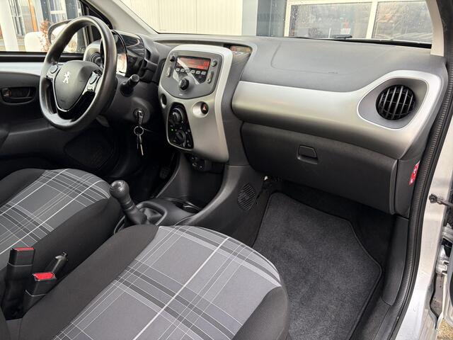 Peugeot 108 1.0 e-VTi Active 70pk | Airco | Bluetooth | LED dagrijverlichting | Isofix bevestiging voor kinderzitjes | Trekhaak afneembaar | Dealer onderhouden!